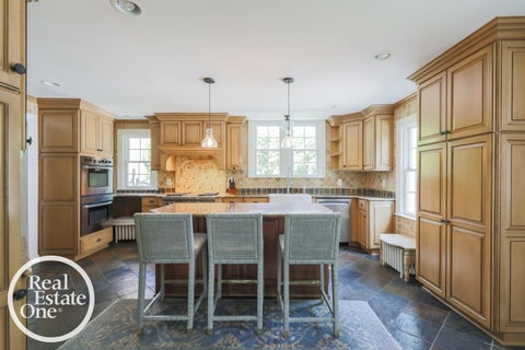 Tiny photo for 1110 Grayton Street, Grosse Pointe Park City, MI 48230 (MLS # 58050220233)