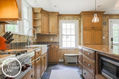 Tiny photo for 1110 Grayton Street, Grosse Pointe Park City, MI 48230 (MLS # 58050220233)