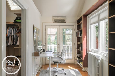 Tiny photo for 1110 Grayton Street, Grosse Pointe Park City, MI 48230 (MLS # 58050220233)