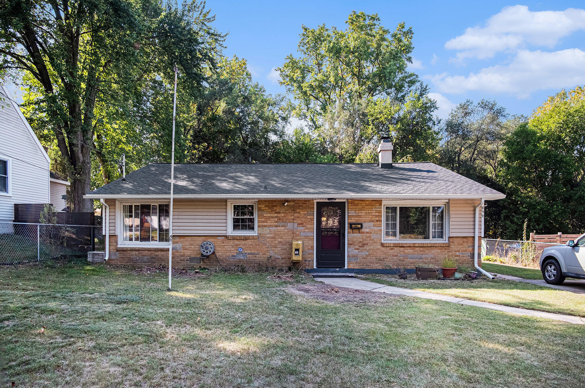 859 Bristol Avenue NW