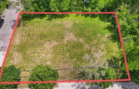 778 University Drive Pontiac City MI 48342