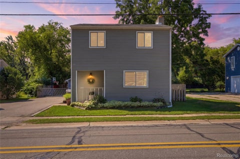 Photo of 572 Atwater Street, Lake Orion Village, MI 48362 (MLS # 20261061965)