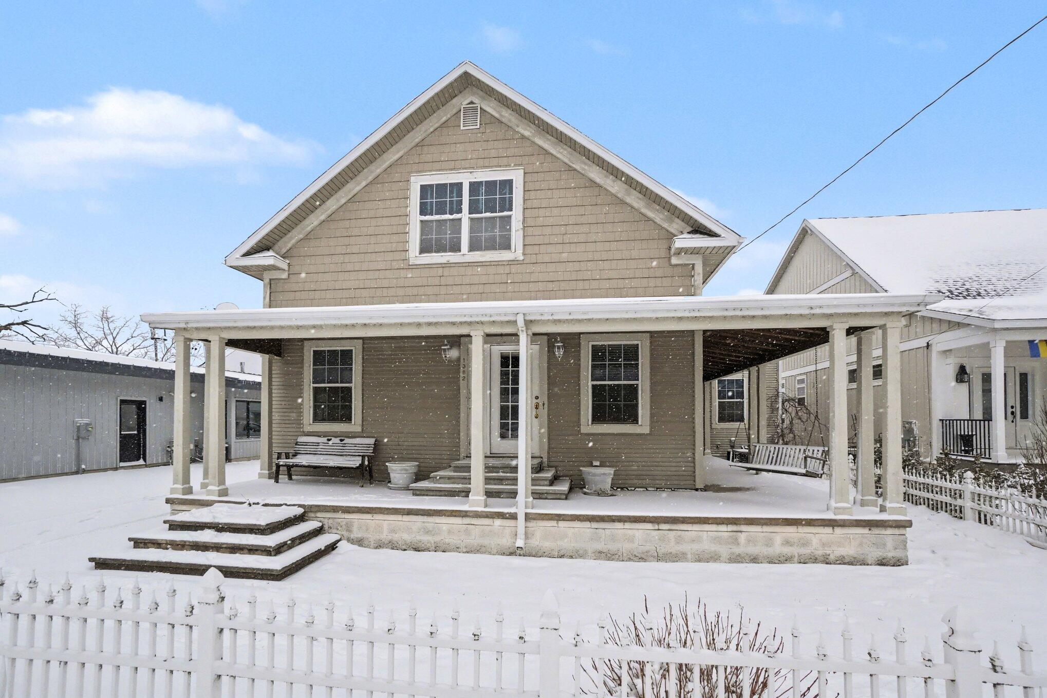 1382 Lakeshore Drive