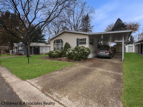 5527 Goldfinch Drive NE Plainfield Charter Township MI 49306