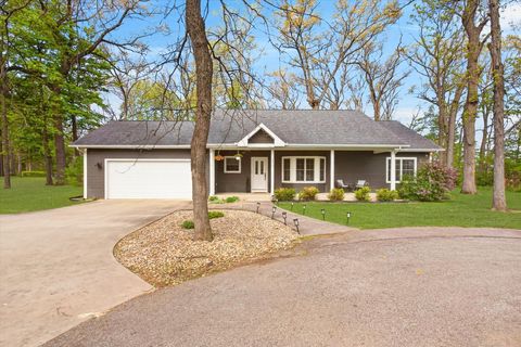 Photo of 2917 White Oaks Ridge, Niles Township, MI 49107 (MLS # 69026024734)