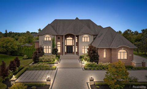 Photo of 21165 Bridle Run, Novi City, MI 48167 (MLS # 20261023926)