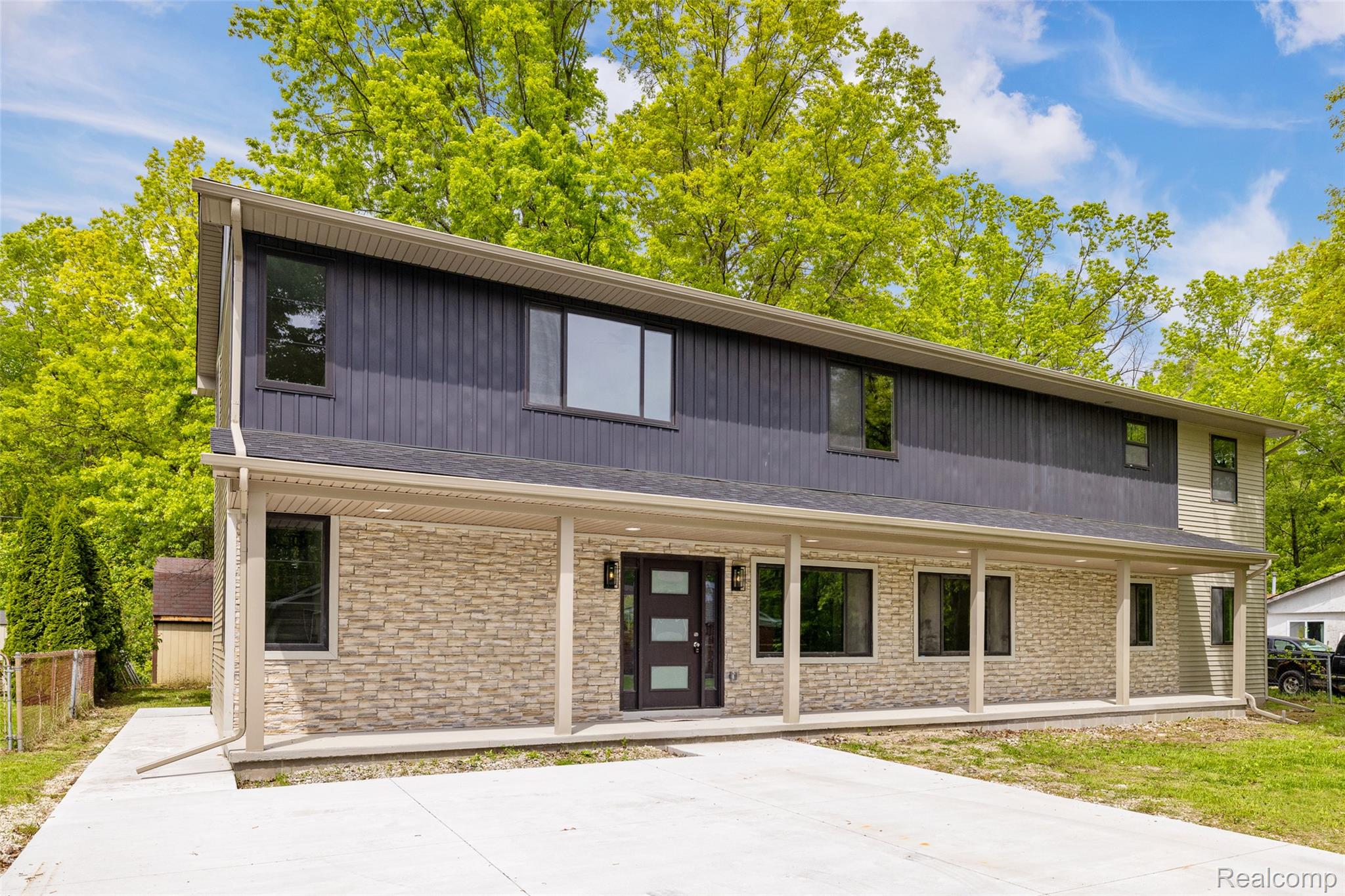 7598 Lake Park Road