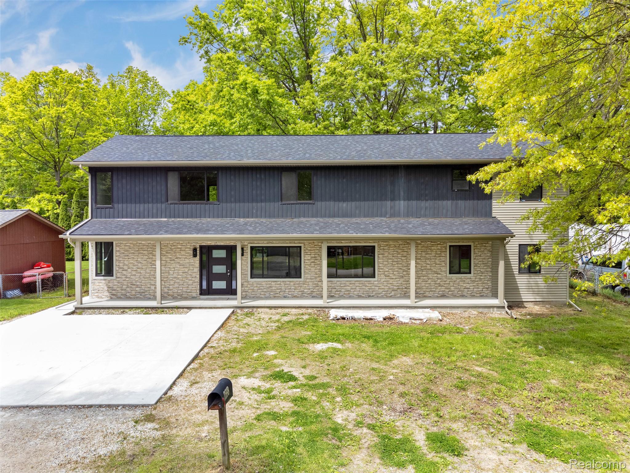 7598 Lake Park Road
