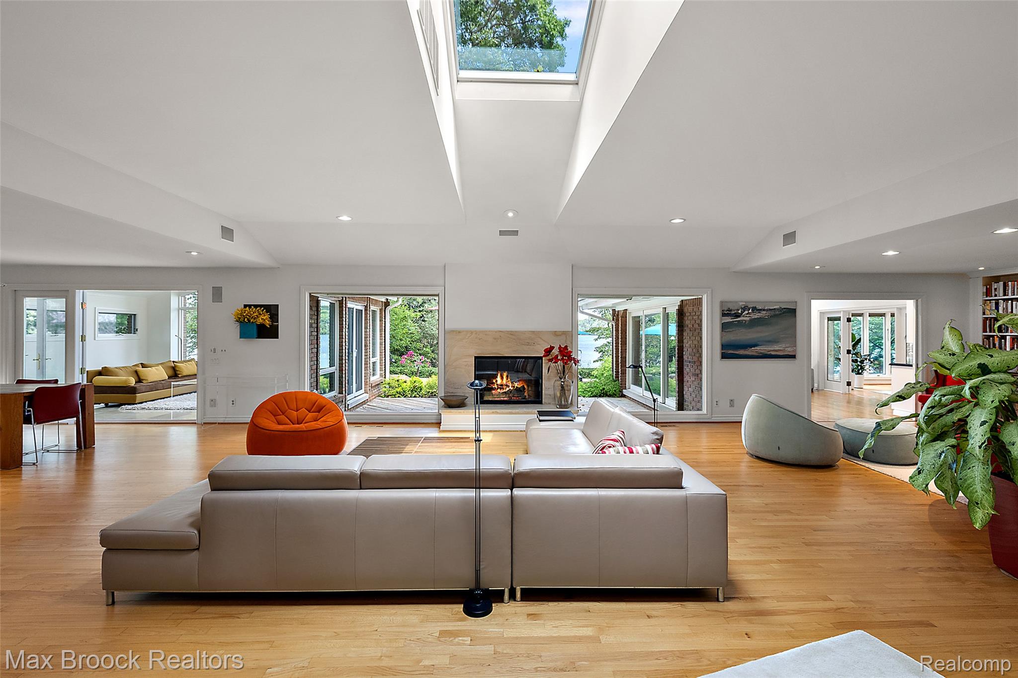 3377 W Shore Drive