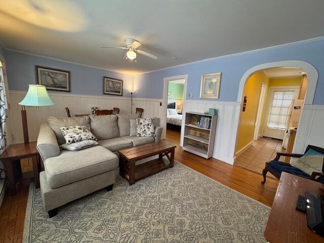 15657 Lakeshore Road 3