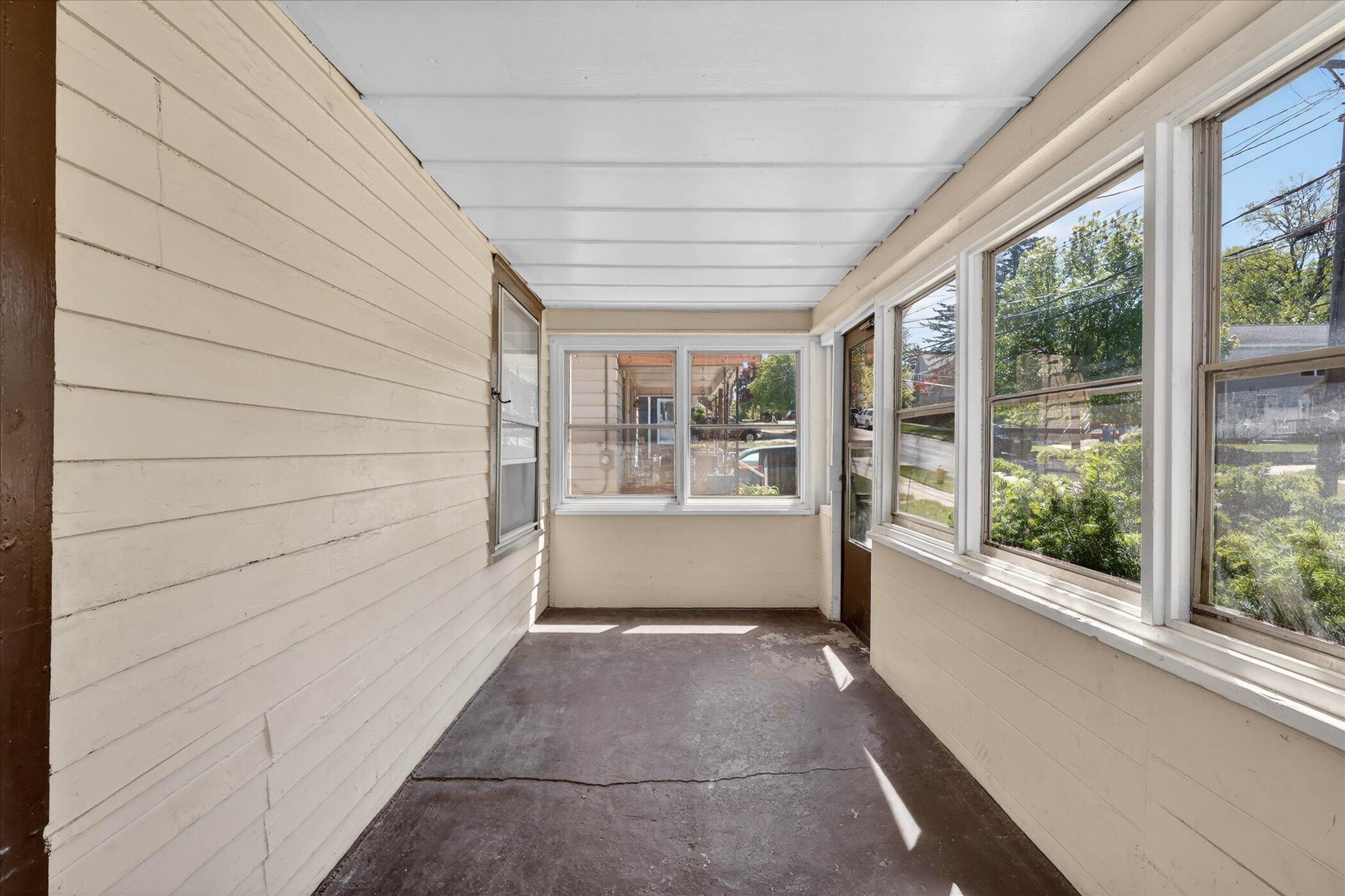 335 Dickinson Street SW