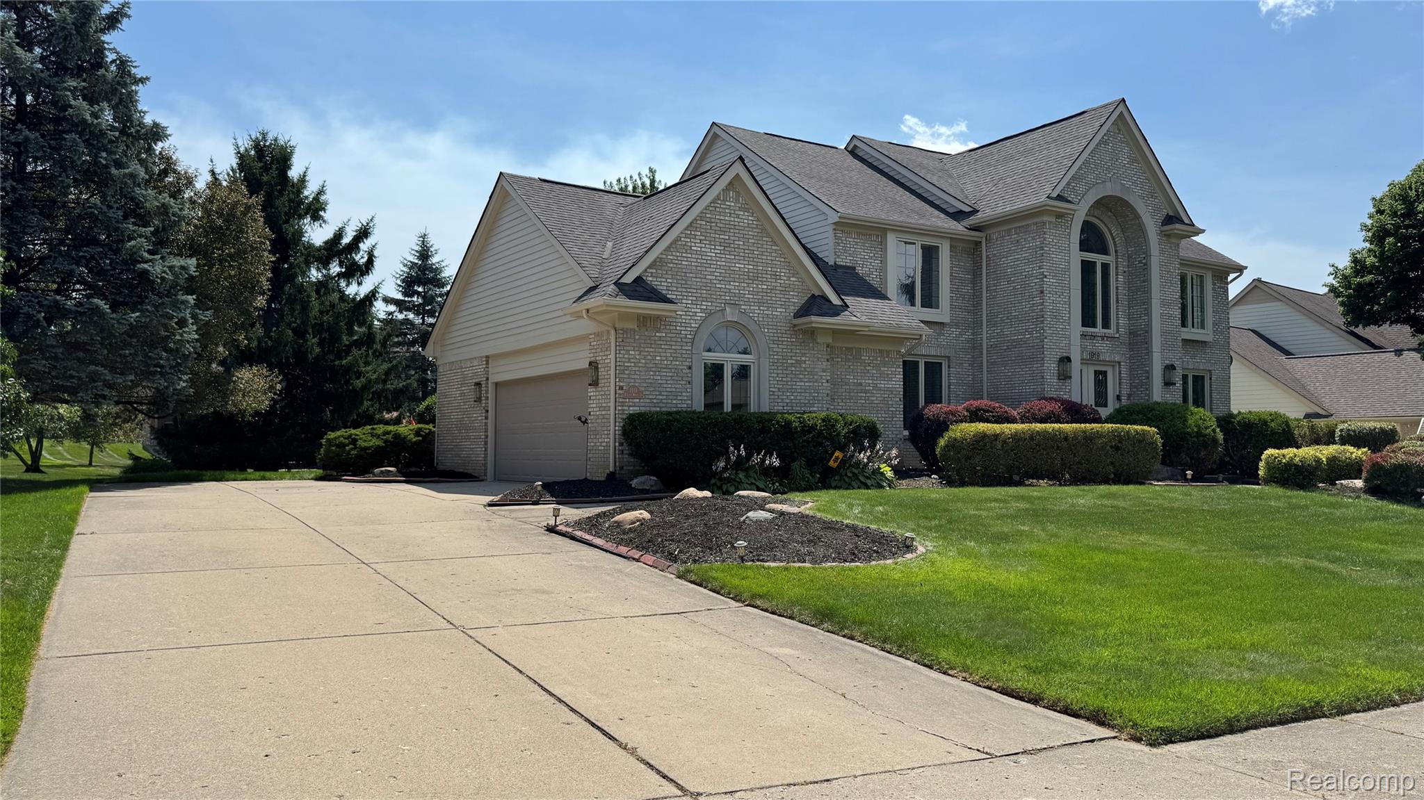 1919 Rolling Woods Drive