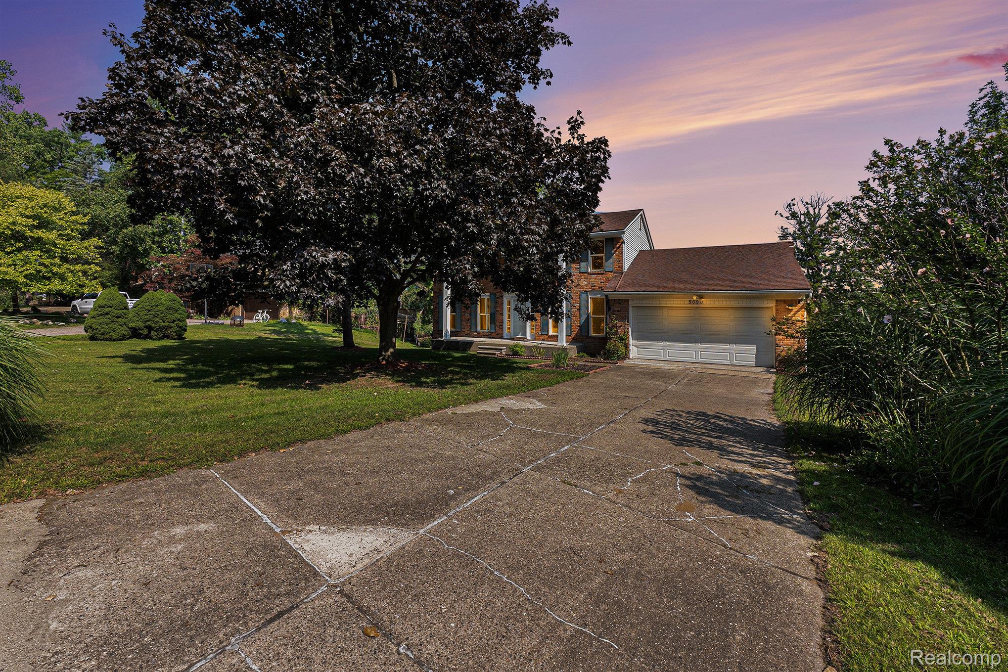5690 Glen Eagles Drive