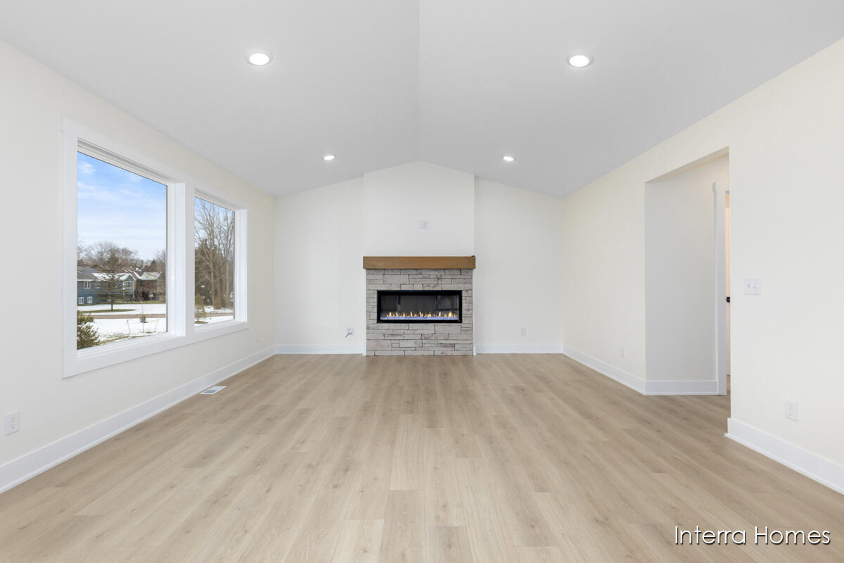 7120 Pinehurst Drive NE