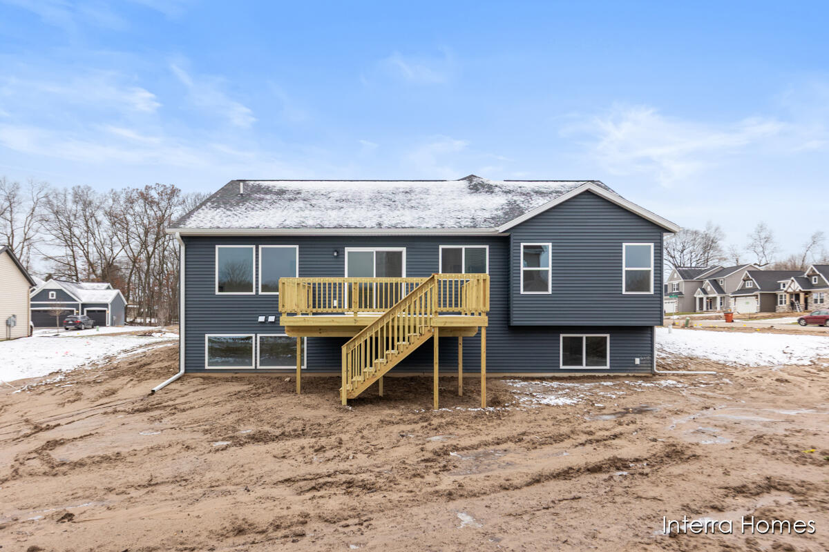 7120 Pinehurst Drive NE