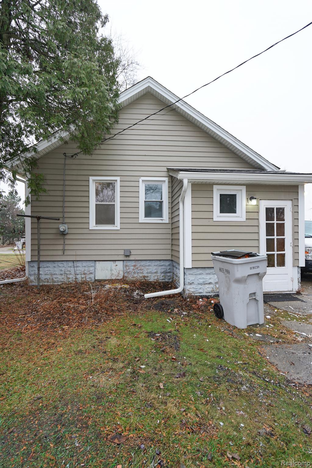 74 W BERNHARD Avenue