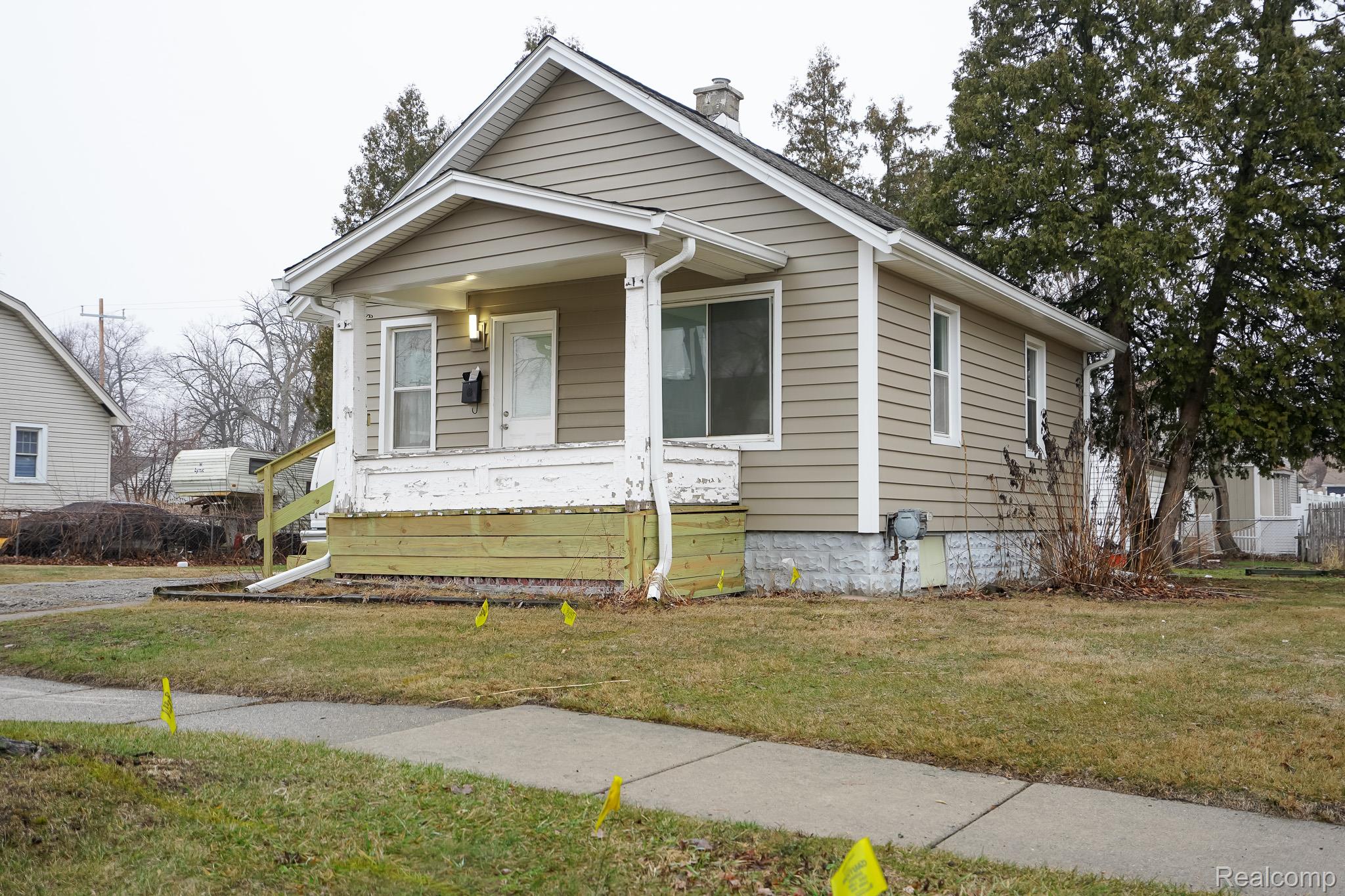 74 W BERNHARD Avenue