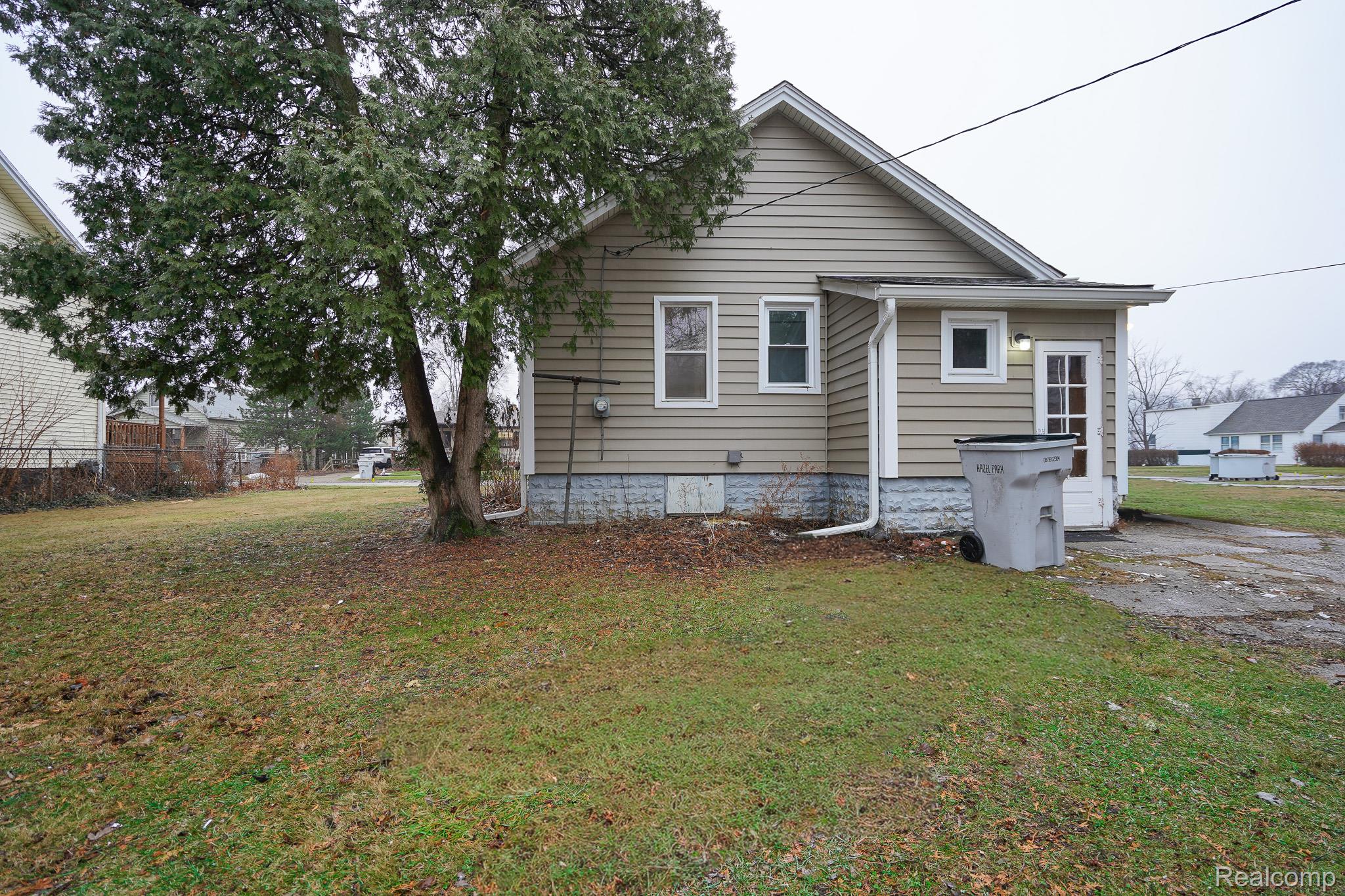 74 W BERNHARD Avenue