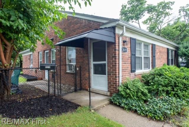 2619-2621 Rochester Road