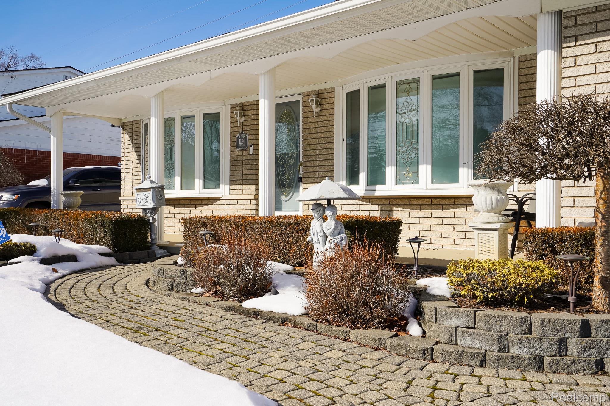 11191 Canterbury Drive