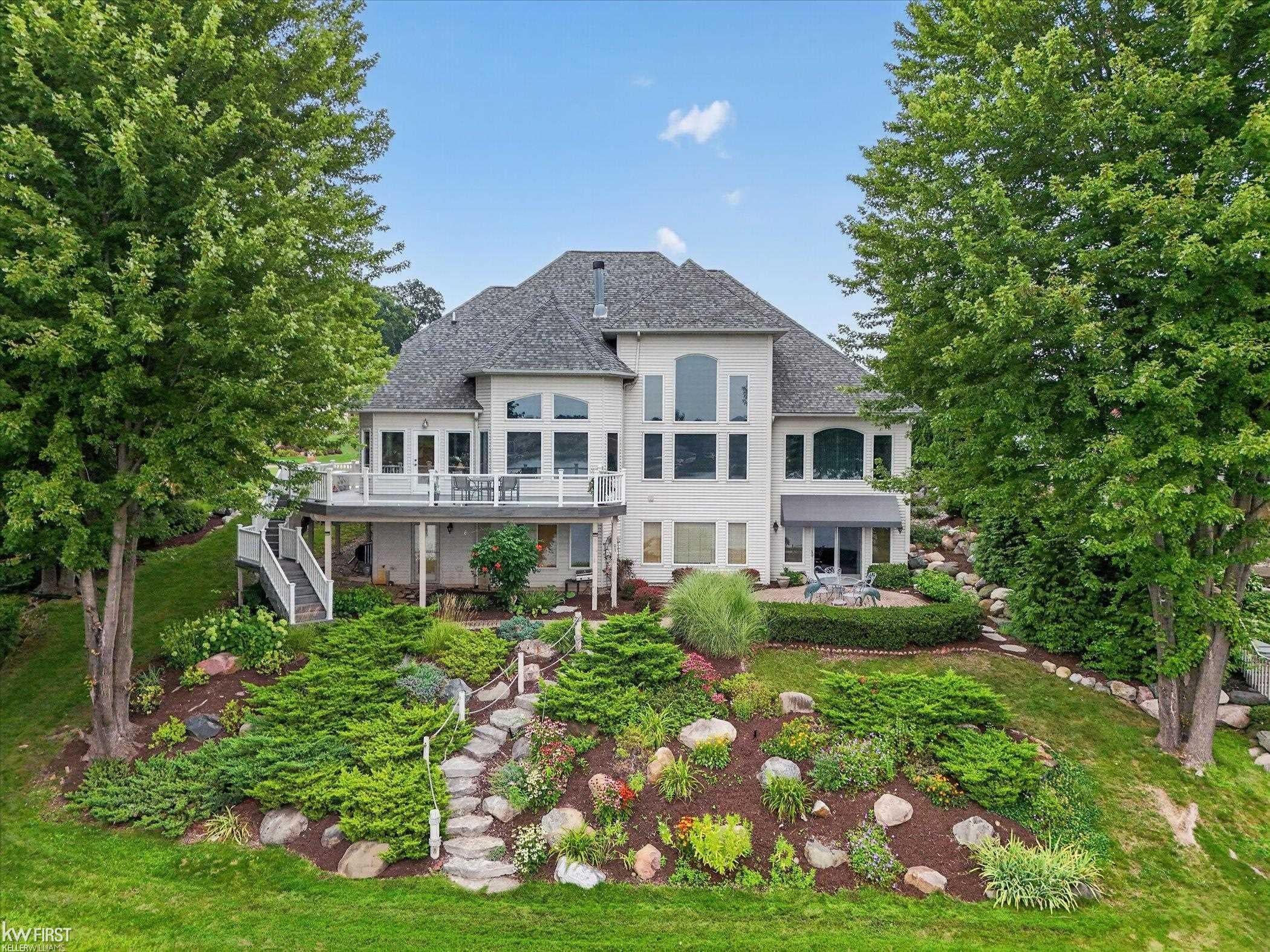 16048 Pine Bluff Court