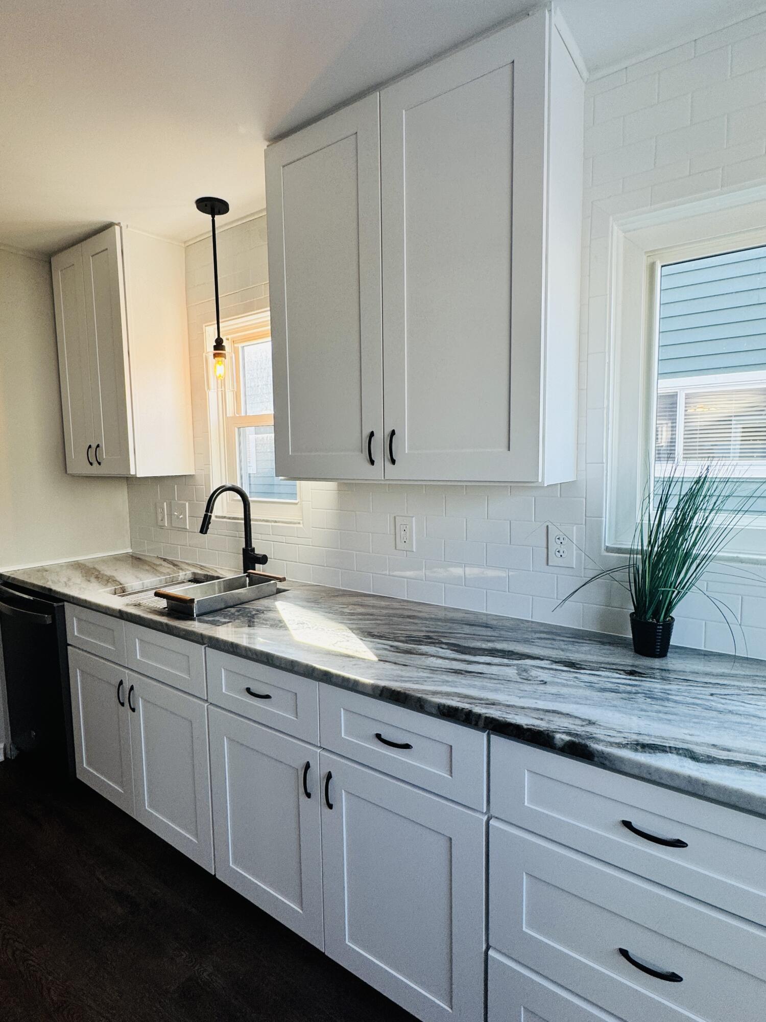 119 W Mapledale Avenue