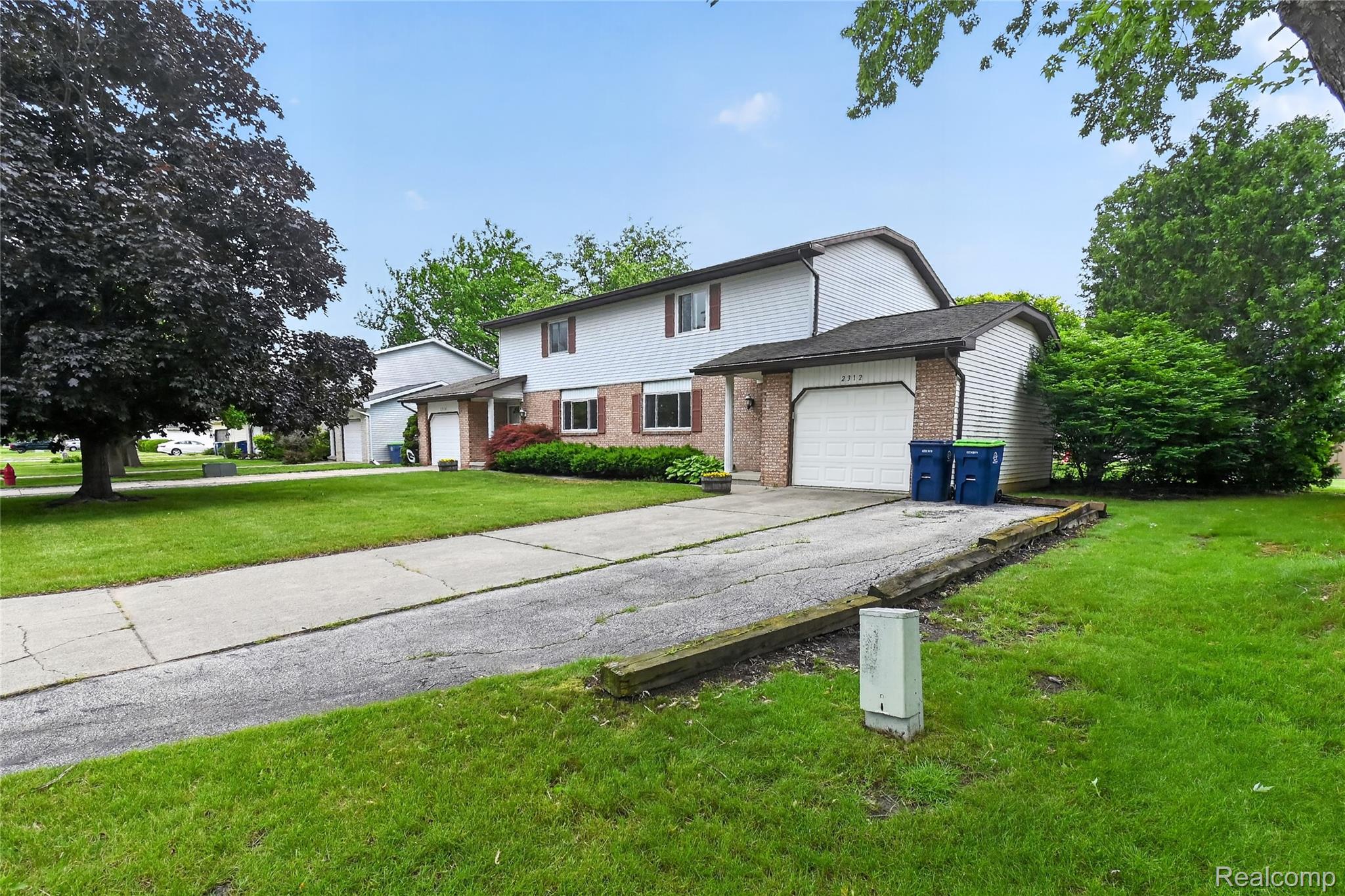 2312 Darwin Lane