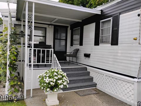 2099 Mary Ann Troy City MI 48083