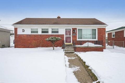 25135 Normandy Street Roseville City MI 48066