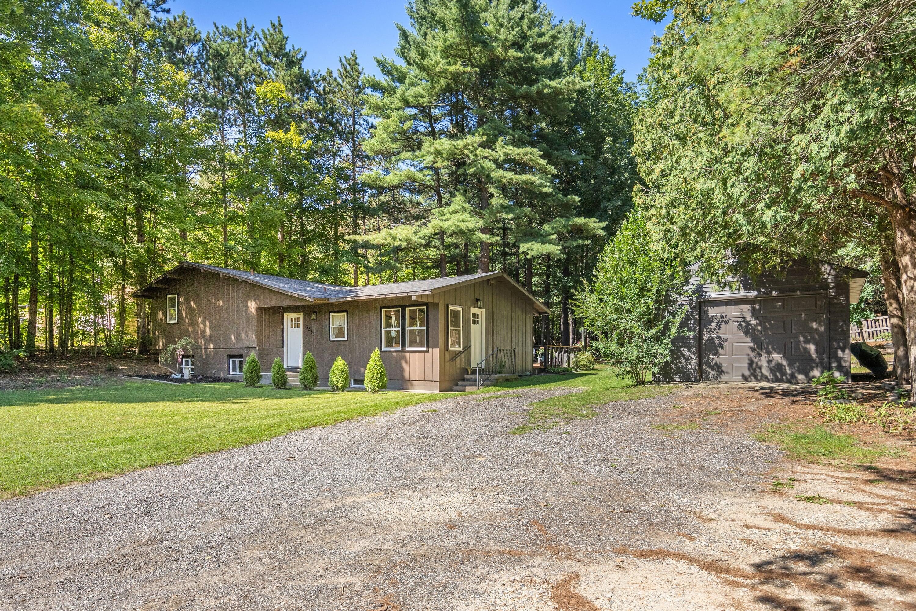 3233 13 Mile Road NE