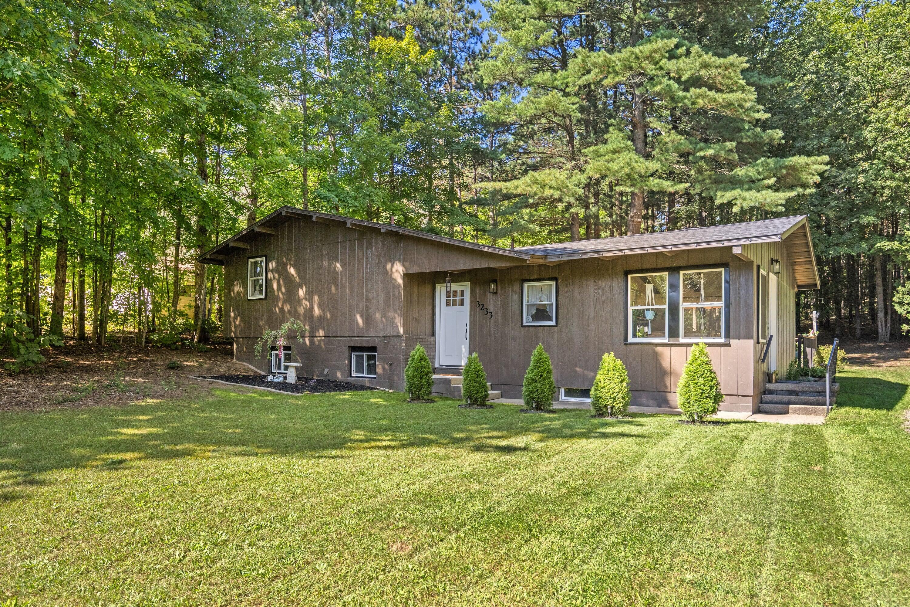 3233 13 Mile Road NE