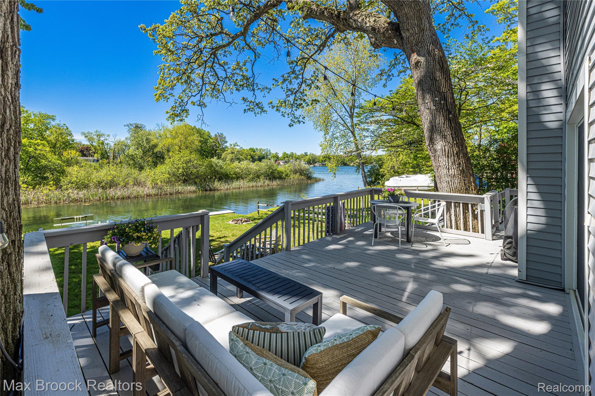 6863 Brightwood Court