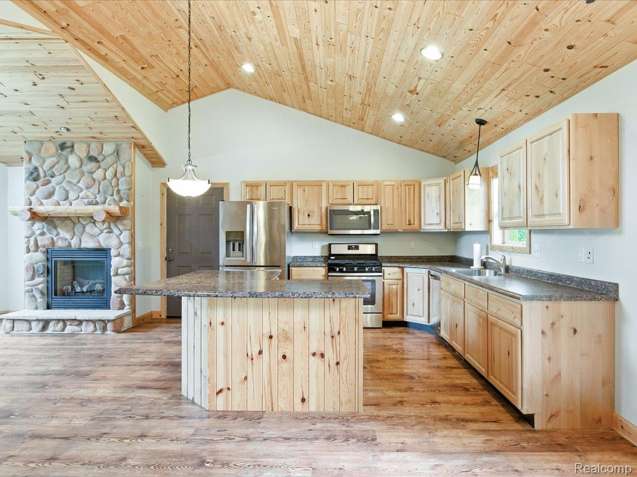 Fort Gratiot Charter Township, Michigan 48059, United States, 2 Bedrooms Bedrooms, ,1 BathroomBathrooms,Residential,Pending,159487