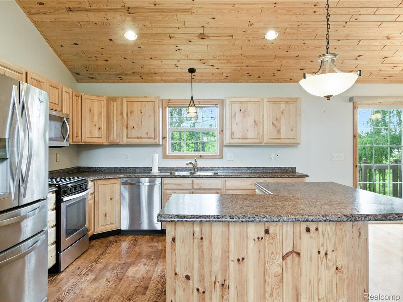 Fort Gratiot Charter Township, Michigan 48059, United States, 2 Bedrooms Bedrooms, ,1 BathroomBathrooms,Residential,Pending,159487