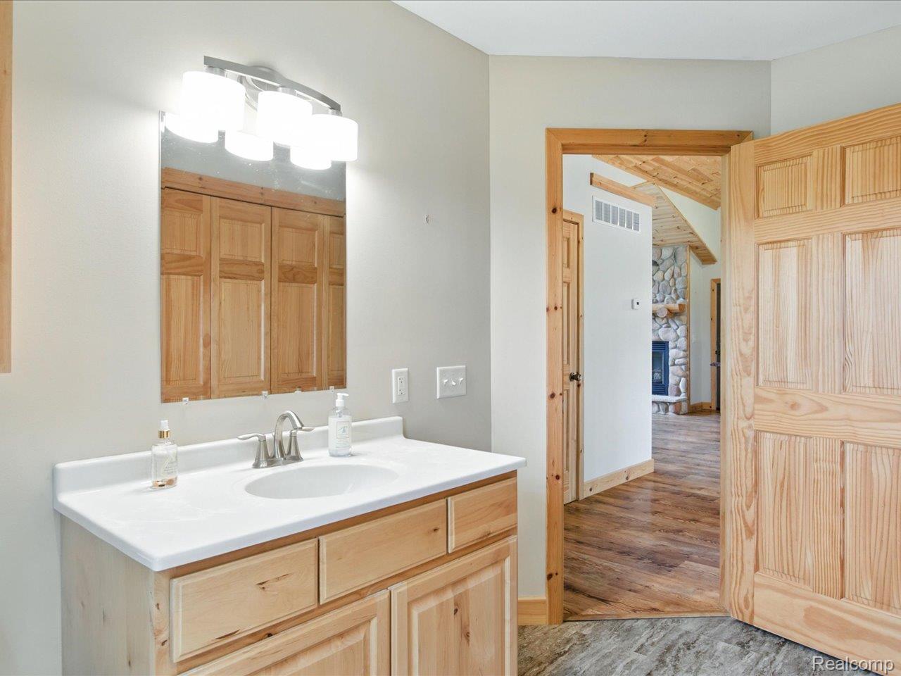 Fort Gratiot Charter Township, Michigan 48059, United States, 2 Bedrooms Bedrooms, ,1 BathroomBathrooms,Residential,Pending,159487