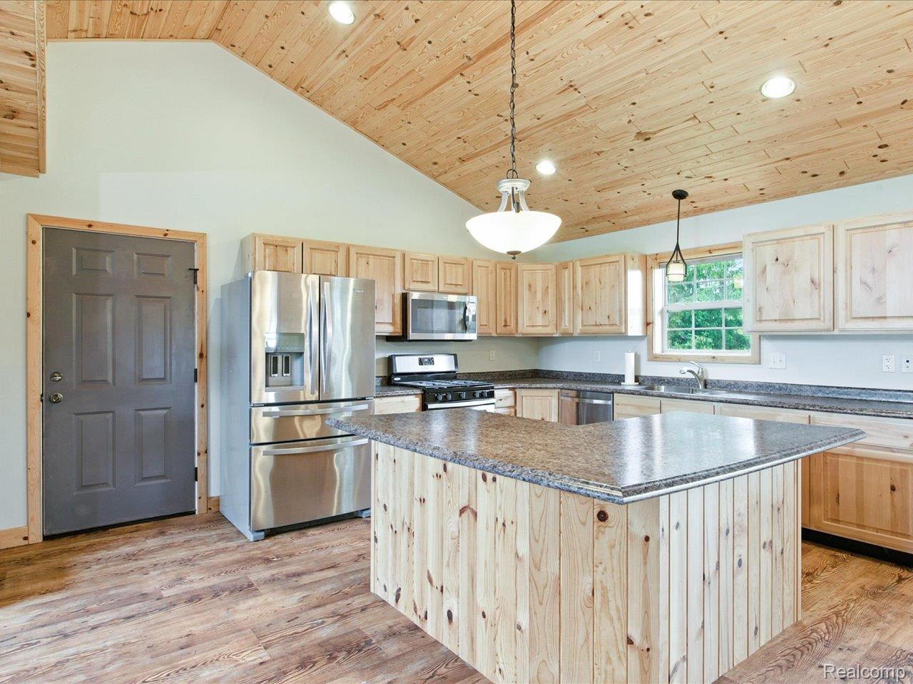 Fort Gratiot Charter Township, Michigan 48059, United States, 2 Bedrooms Bedrooms, ,1 BathroomBathrooms,Residential,Pending,159487