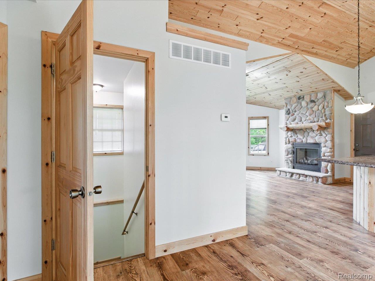 Fort Gratiot Charter Township, Michigan 48059, United States, 2 Bedrooms Bedrooms, ,1 BathroomBathrooms,Residential,Pending,159487