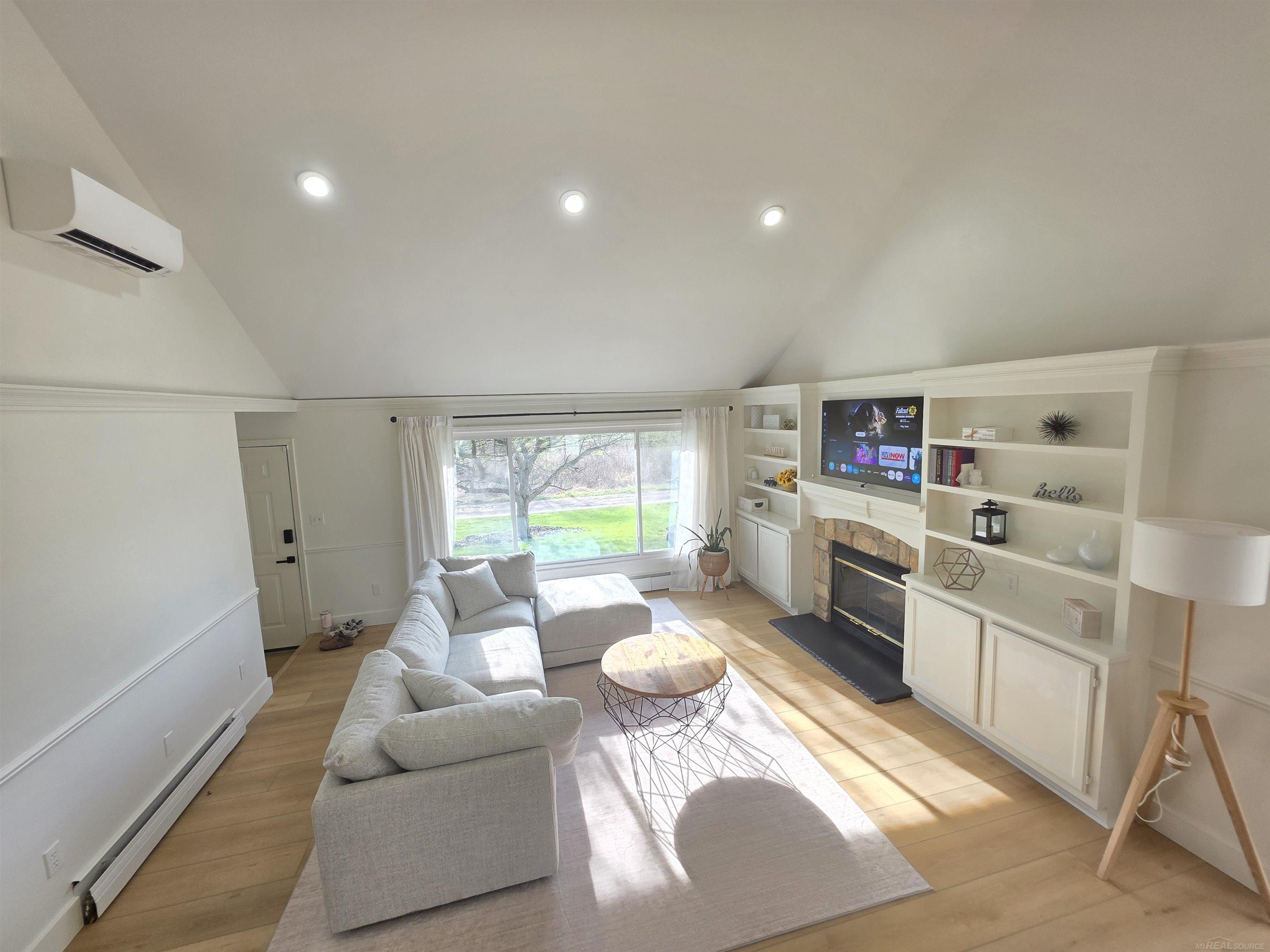 1051 Swan Lane