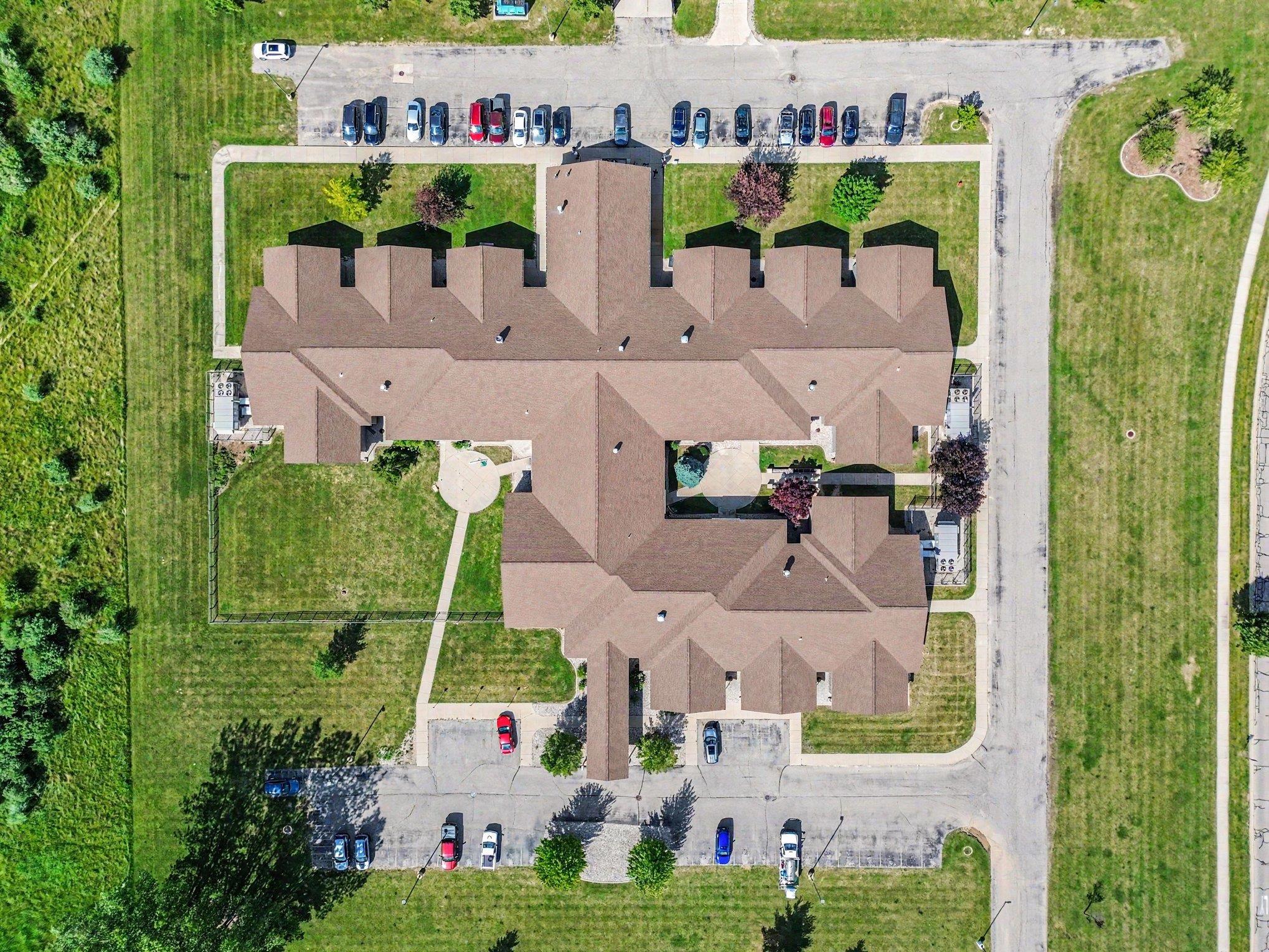 842 W Warwick Drive