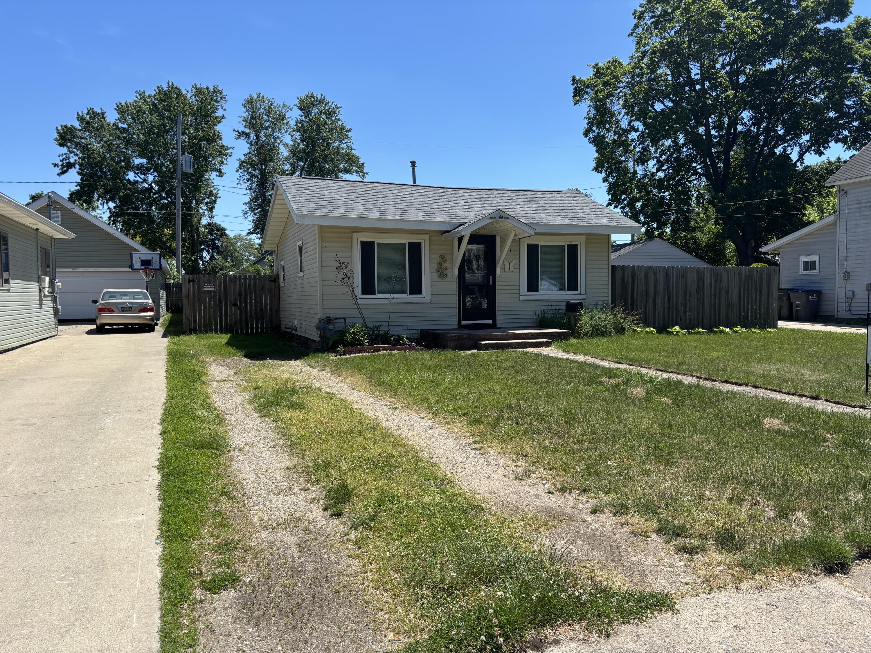 511 Center Avenue