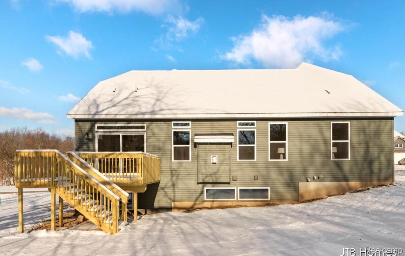 8858 Lapham Drive NE