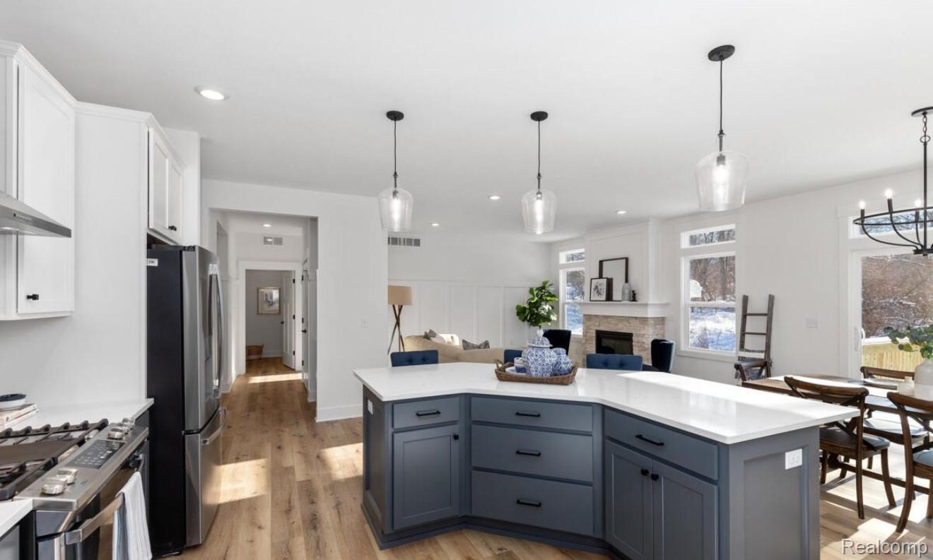 8858 Lapham Drive NE