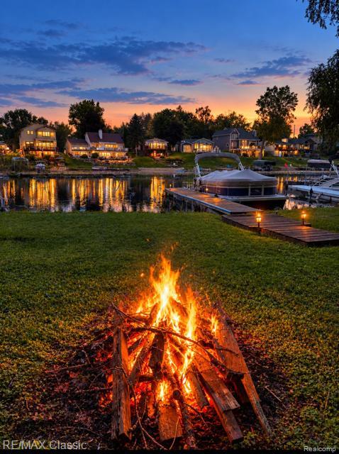 3631 Lakeview Drive