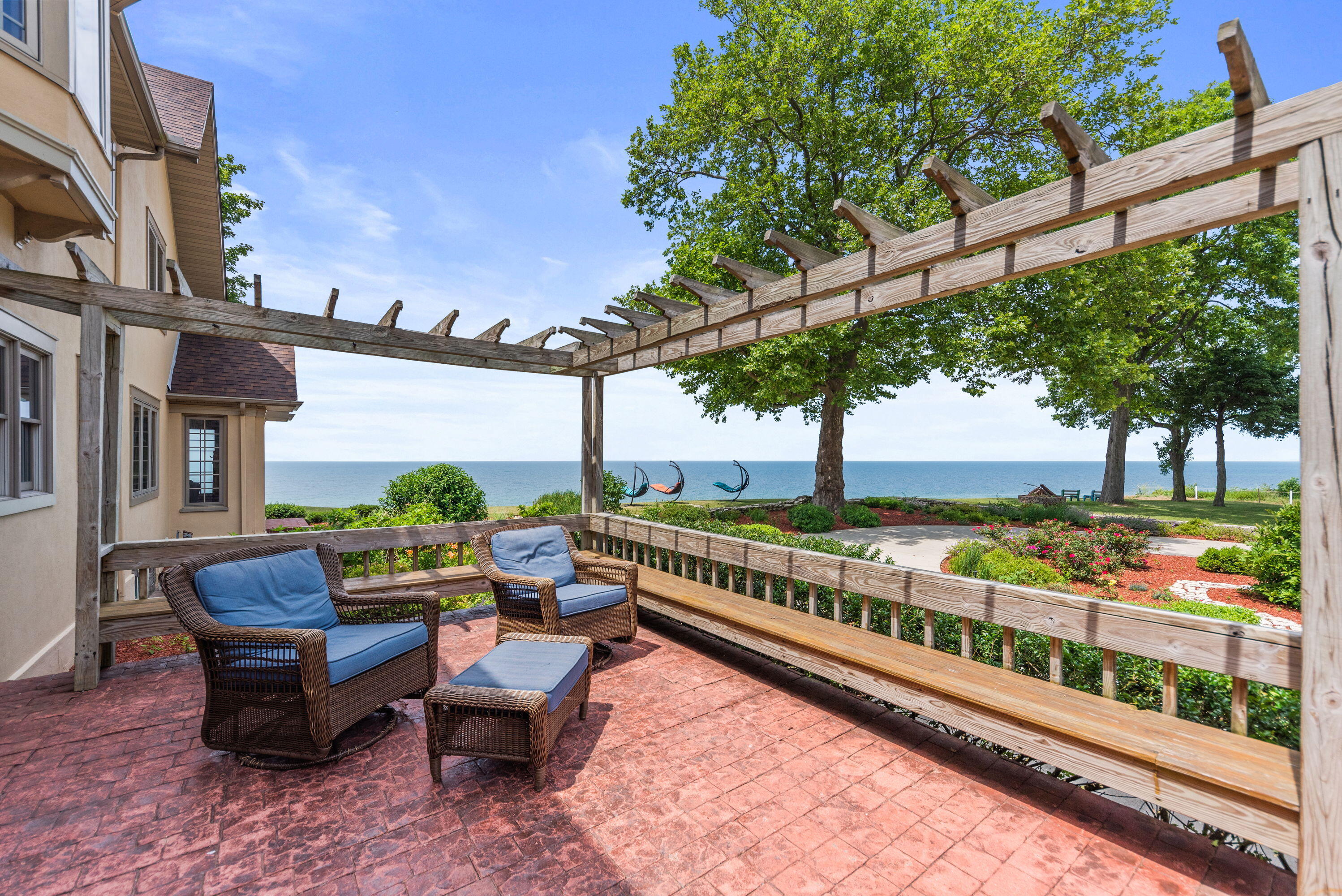 3706 Lake Shore Dr Drive