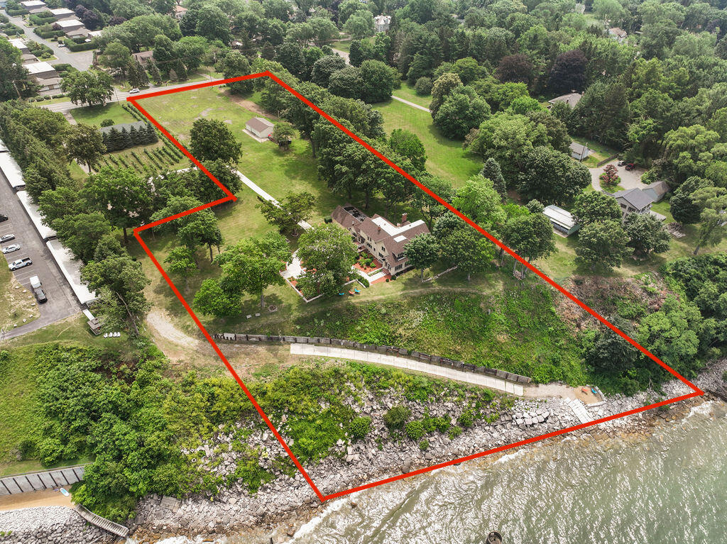 3706 Lake Shore Dr Drive
