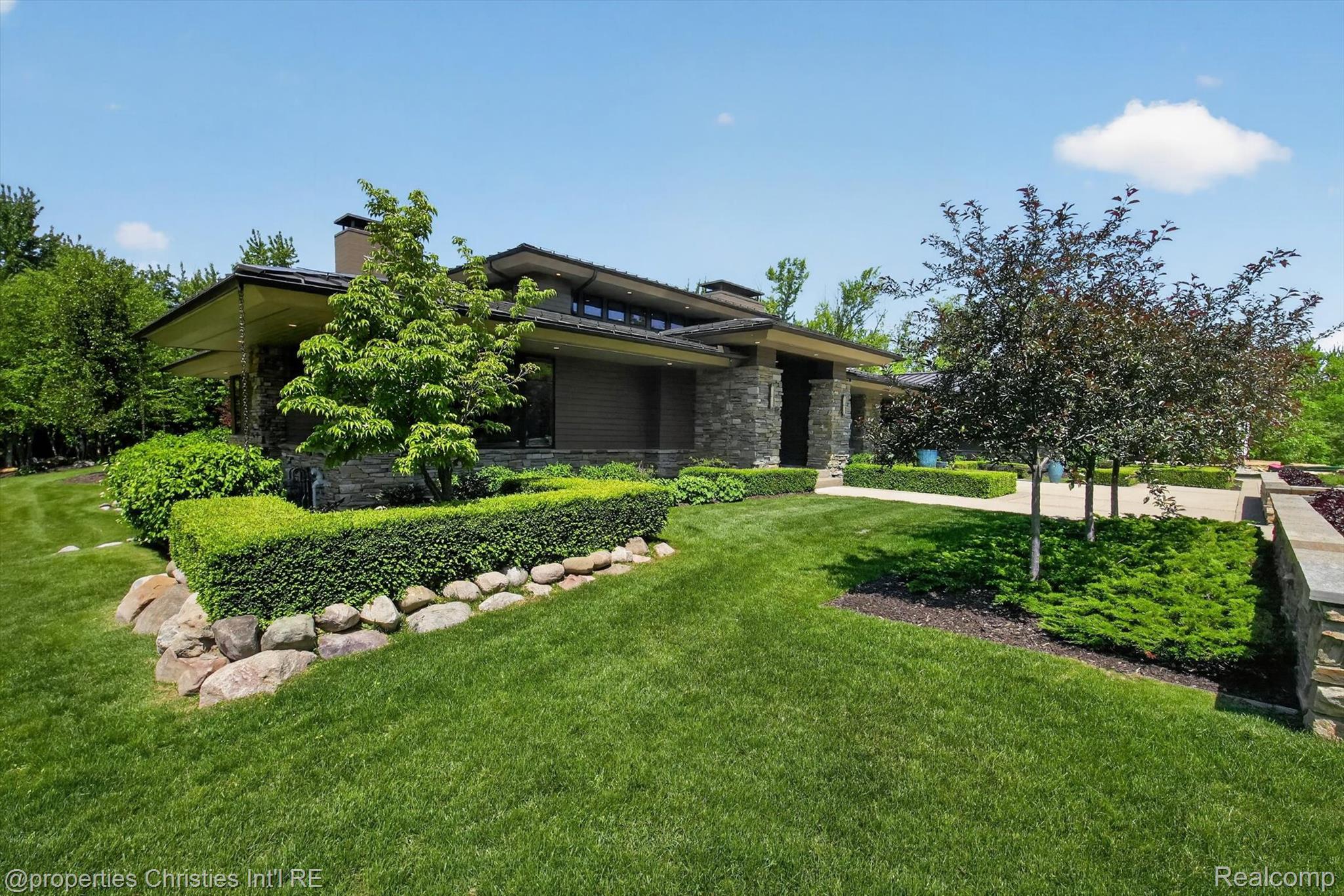 22635 Evergreen Court
