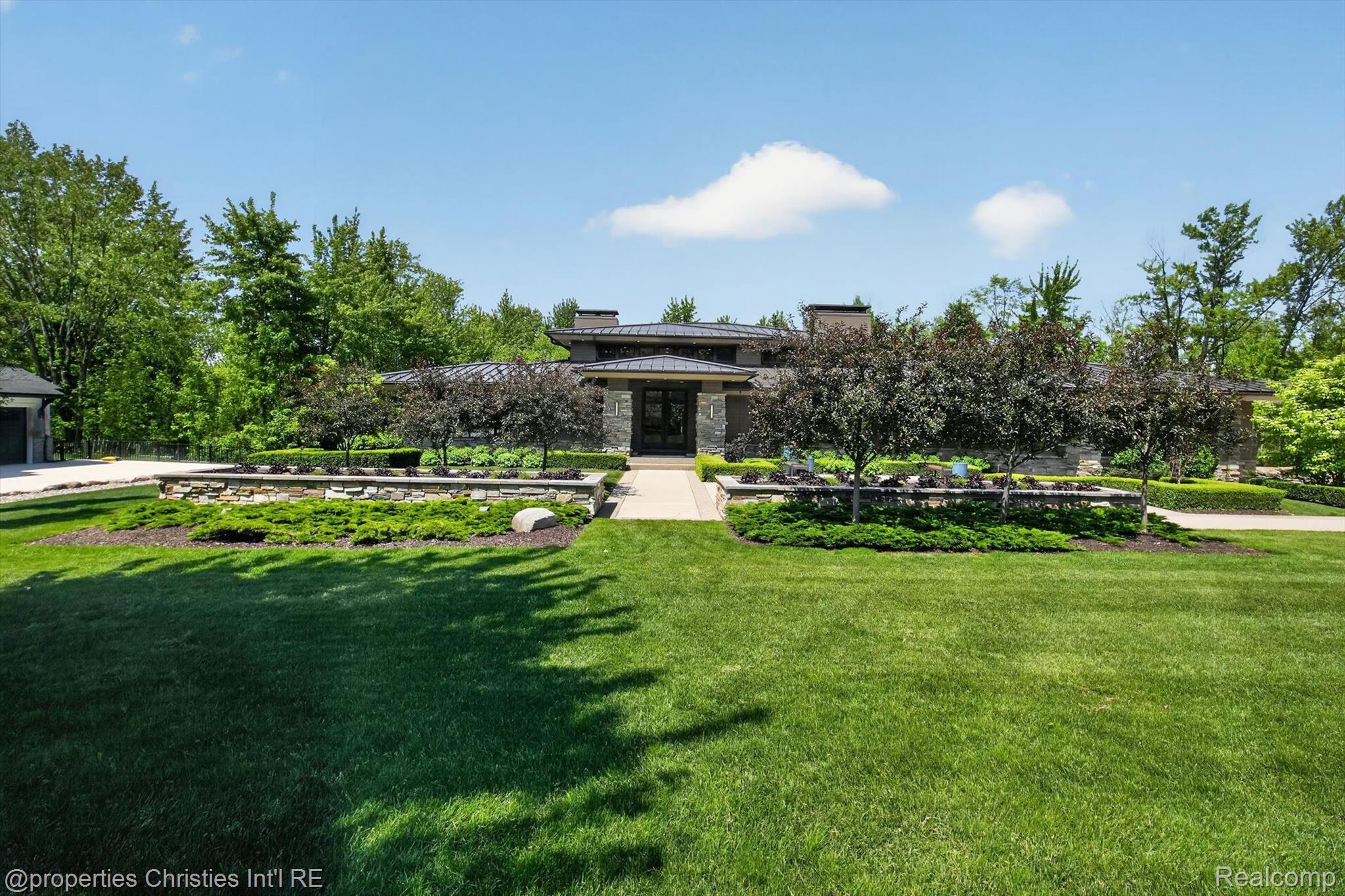 22635 Evergreen Court
