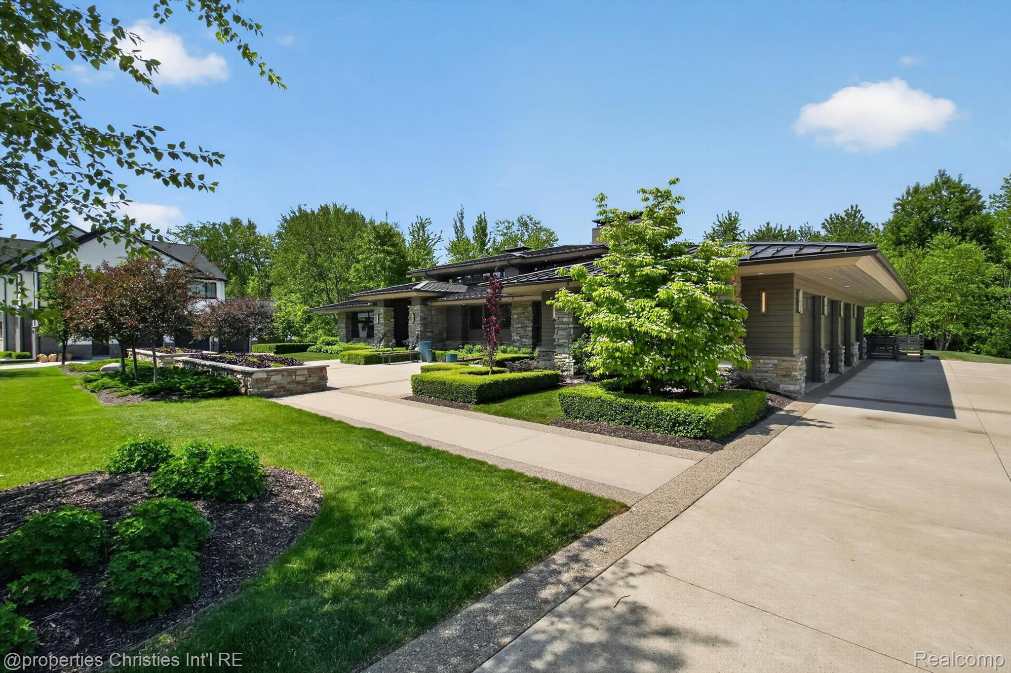 22635 Evergreen Court