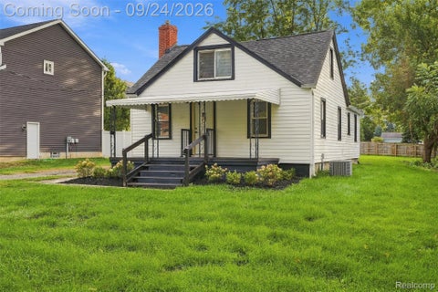 Photo of 3135 Eastwood Drive, Rochester Hills City, MI 48309 (MLS # 20261076467)