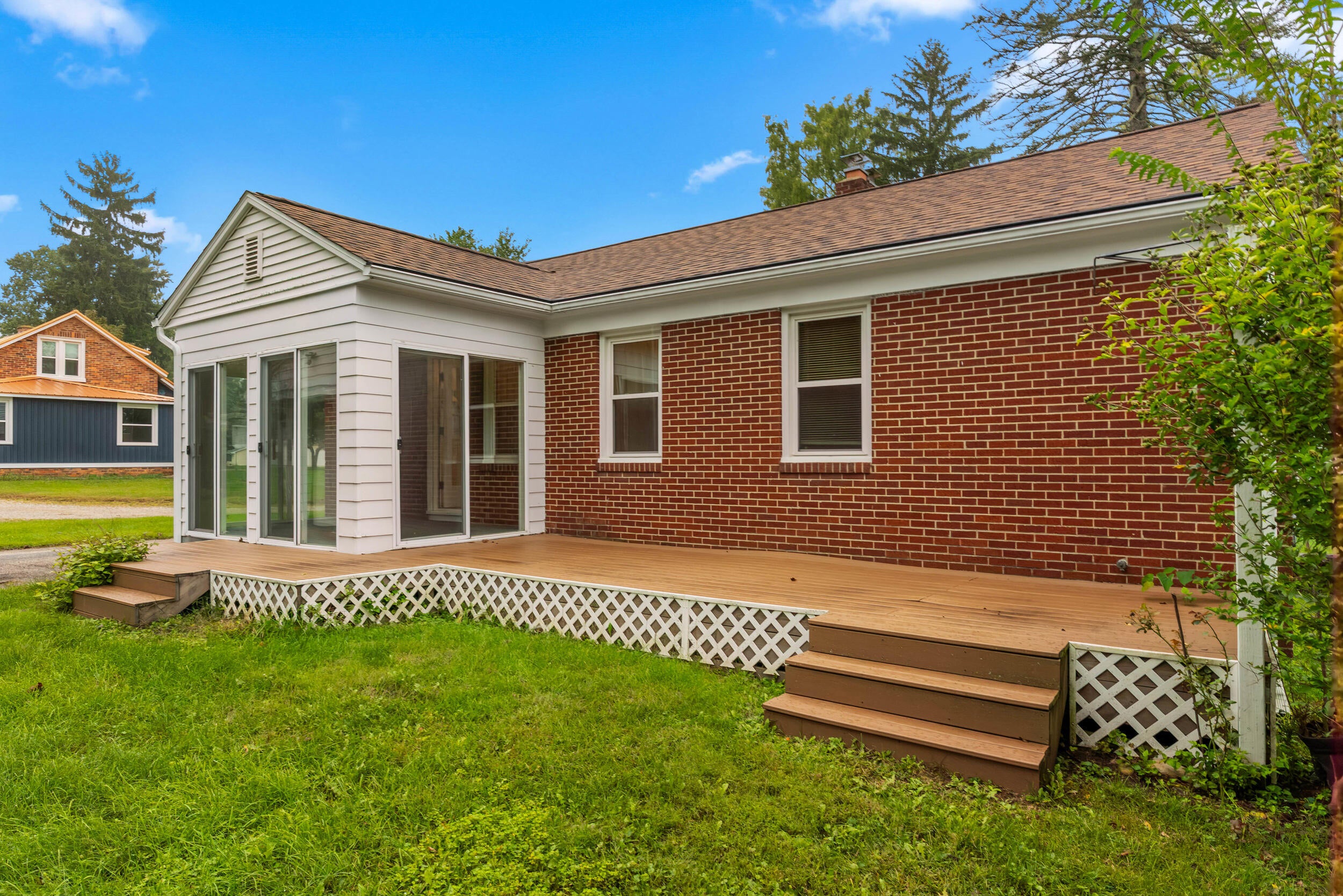 38 W Hallett Street